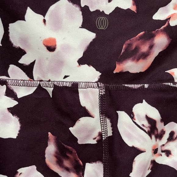 🍭2/$45~NWOT Balance Collection Wild Plum Floral Leggings~Large - Picture 6 of 11